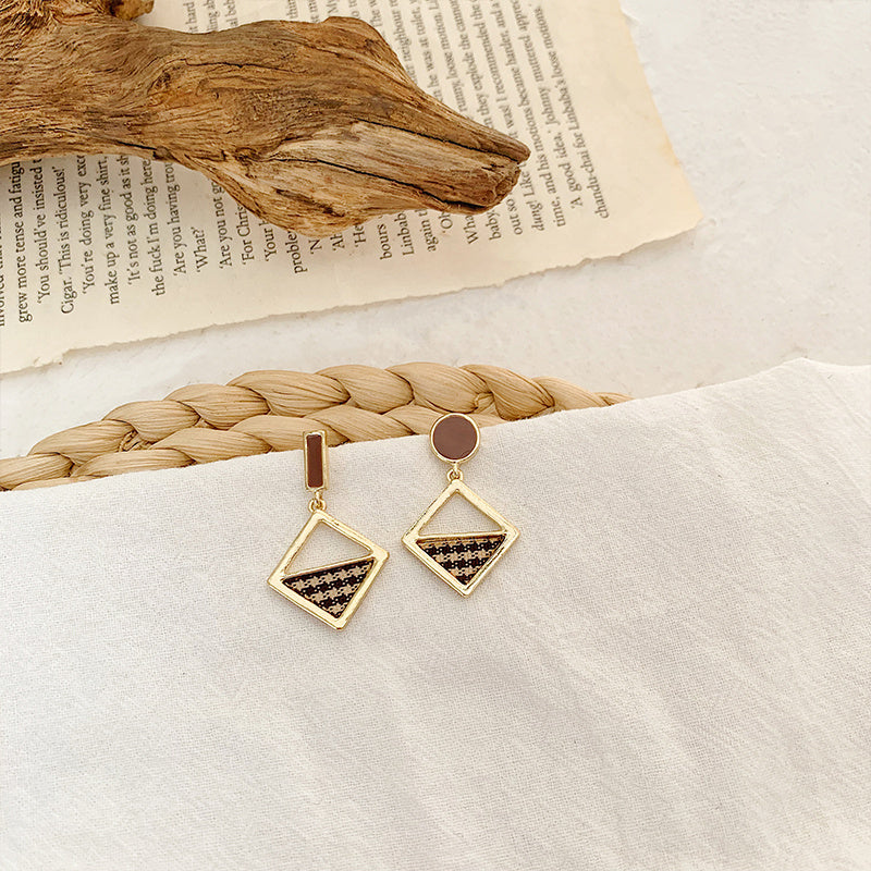Autumn and winter geometric earrings female